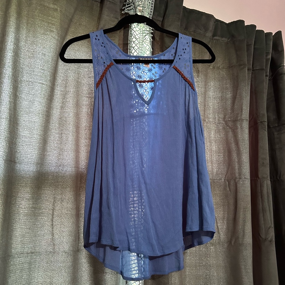 Eyeshadow shirt size small. Worn once. Like new condition.
